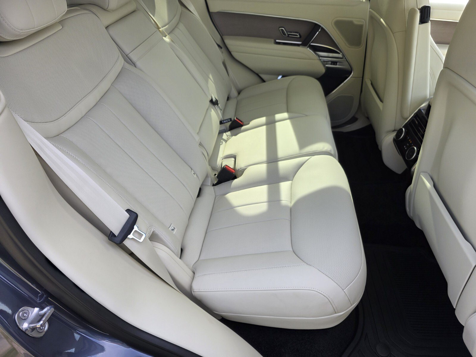 New 2026 Land Rover Range Rover SE AWD/4WD image 5