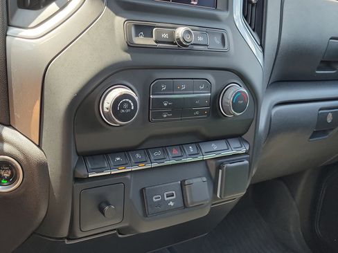 Used 2024 Chevrolet Silverado 1500 Custom Trail Boss AWD/4WD image 28