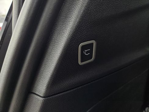 New 2026 Chrysler Pacifica Select w/ S Appearance Package FWD image 9