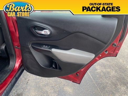 Used 2014 Jeep Cherokee Sport w/ Cold Weather Group FWD image 8