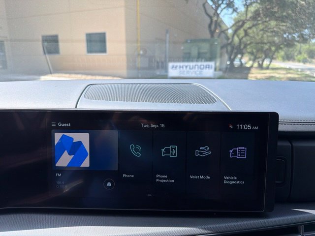 Used 2024 Hyundai Santa Fe SEL FWD image 10