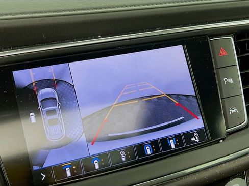 Used 2021 Buick Enclave Avenir w/ Avenir Technology Package image 12