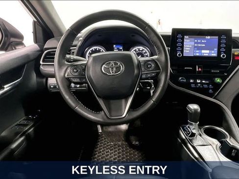 Used 2024 Toyota Camry SE FWD image 11