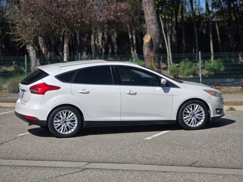 Used 2017 Ford Focus Titanium image 4