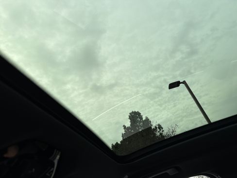 Used 2025 BMW X3 xDrive30i w/ Premium Package image 32