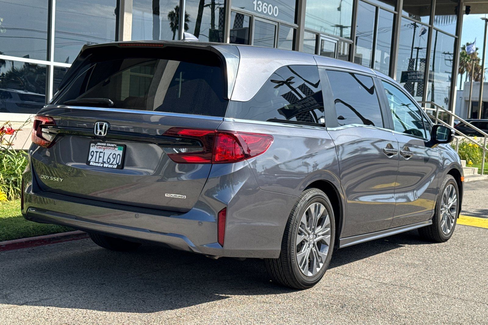 Used 2025 Honda Odyssey Touring image 5