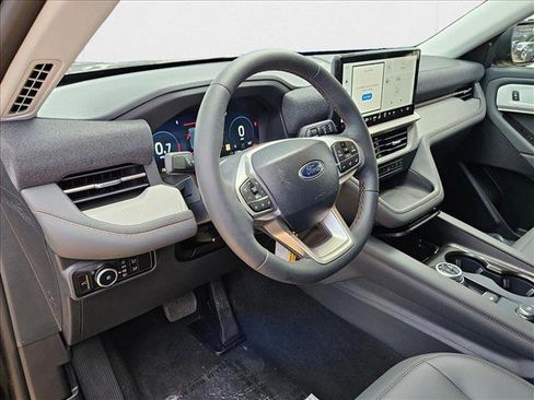 New 2025 Ford Explorer Active w/ Active Comfort Package image 3