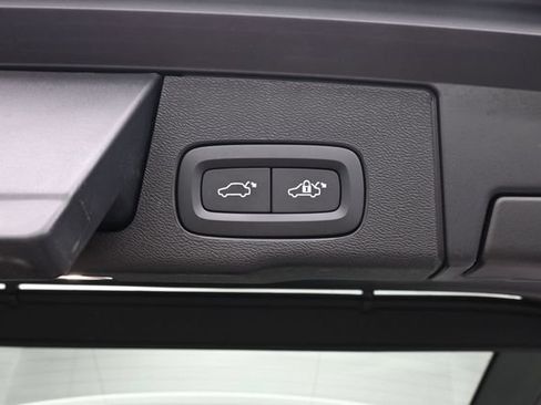 Used 2023 Volvo XC60 B5 Ultimate w/ Climate Package AWD/4WD image 33