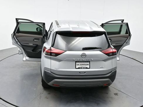 Used 2023 Nissan Rogue SV image 41
