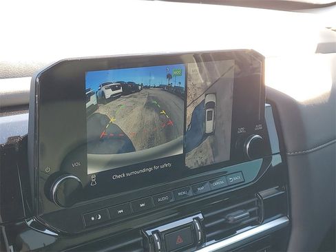 New 2025 Nissan Pathfinder SL w/ SL Premium Package image 13