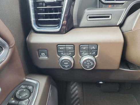 Certified 2022 GMC Sierra 1500 Denali image 23