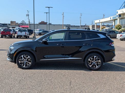 Used 2023 Kia Sportage EX AWD/4WD image 2