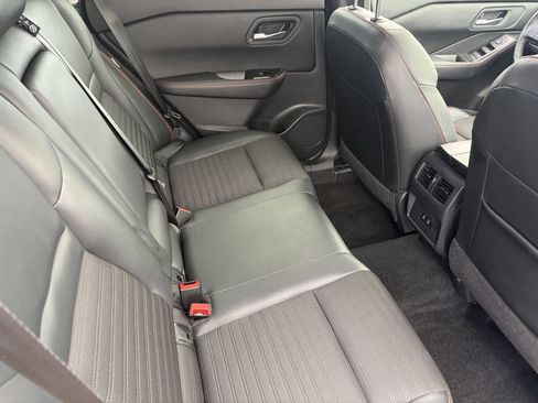 Used 2025 Nissan Rogue SV AWD/4WD image 13