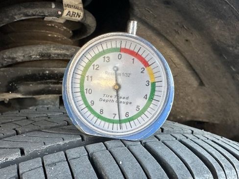 Certified 2022 Chevrolet Trax LT w/ LT Convenience Package image 35