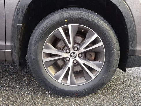 Used 2016 Toyota Highlander XLE image 8