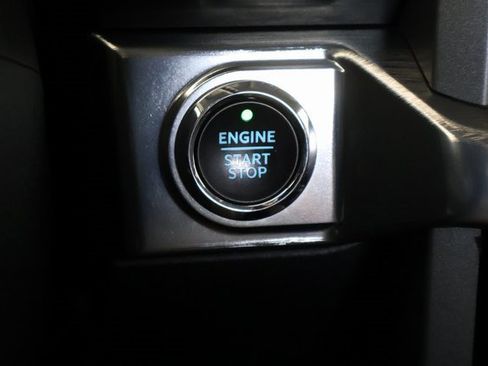 Used 2021 Ford F150 Lariat image 36