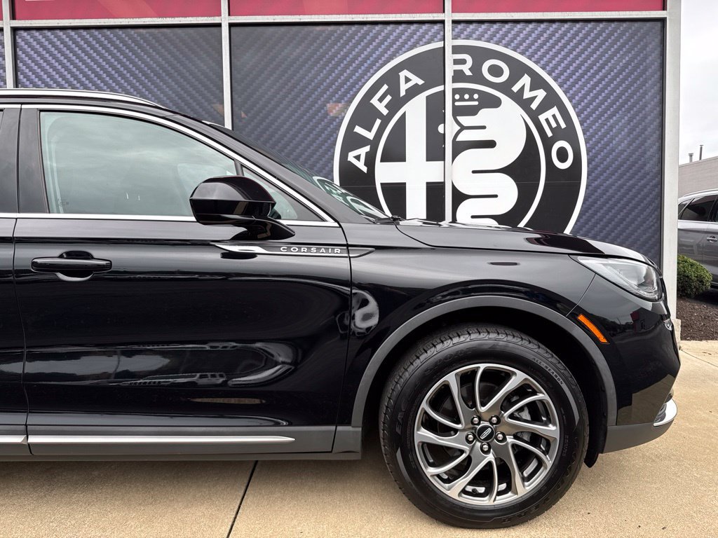 Used 2022 Lincoln Corsair FWD image 3