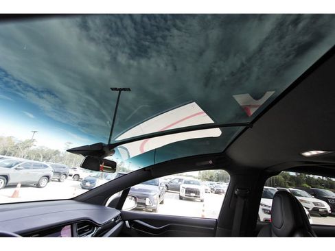 Used 2018 Tesla Model X AWD/4WD image 29