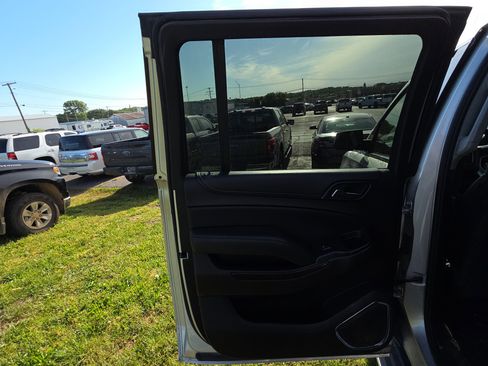 Used 2017 GMC Yukon XL SLT AWD/4WD image 12