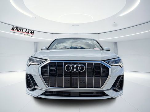 Used 2024 Audi Q3 2.0T Premium Plus w/ Premium Plus Package image 2