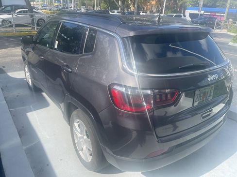 Used 2022 Jeep Compass Latitude image 7