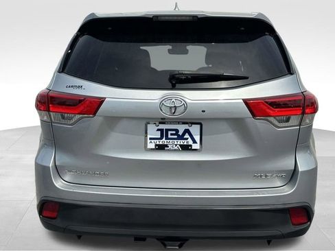 Used 2017 Toyota Highlander AWD V6 image 25