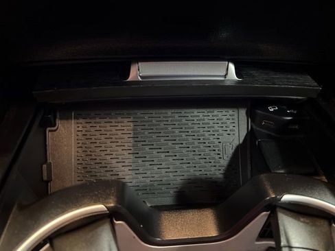 Used 2021 Mercedes-Benz GLS 450 4MATIC image 33