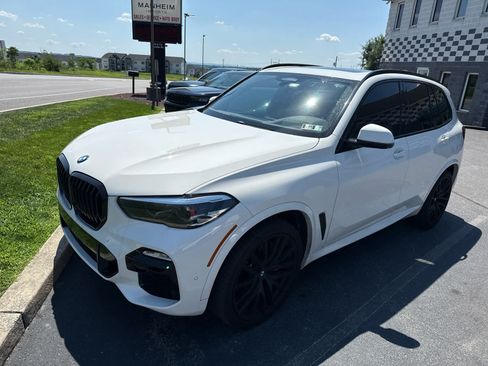 Used 2021 BMW X5 xDrive40i w/ M Sport Package AWD/4WD image 4