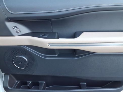 Used 2024 Ford Expedition Limited image 20