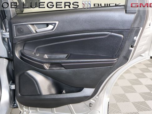 Used 2022 Ford Edge Titanium image 17
