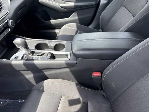 Used 2025 Nissan Altima 2.5 SV FWD image 21