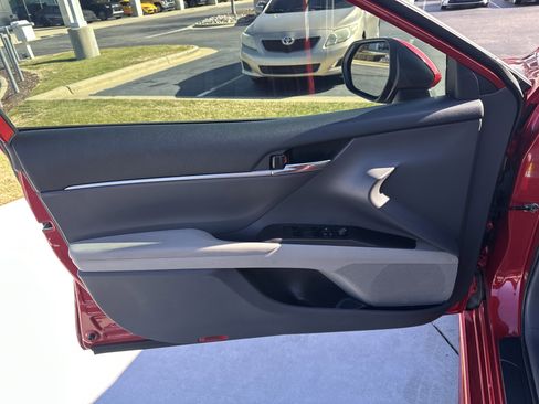 Certified 2022 Toyota Camry SE image 14