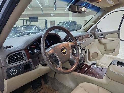 Used 2013 Chevrolet Suburban LTZ RWD image 18