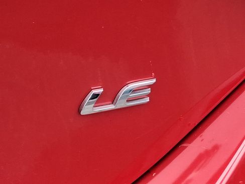 Used 2017 Toyota Corolla LE image 30