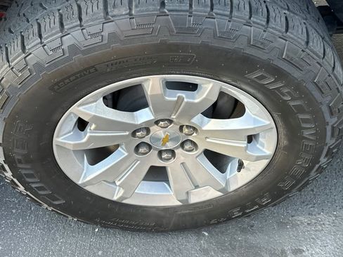 Used 2022 Chevrolet Colorado LT w/ Luxury Package image 13