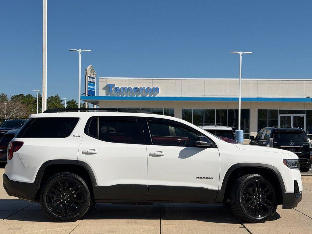 Used 2022 GMC Acadia SLE w/ Driver Convenience Package FWD image 4