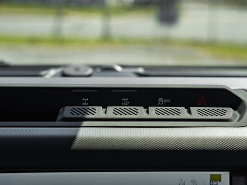 New 2025 Ford Bronco Big Bend w/ Black Diamond Package image 25