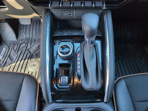 Used 2026 GMC Canyon AT4 image 14