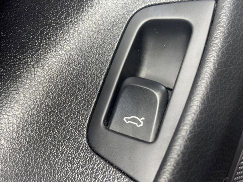 Used 2017 Audi Q3 2.0T Premium Plus w/ Premium Plus Package image 35