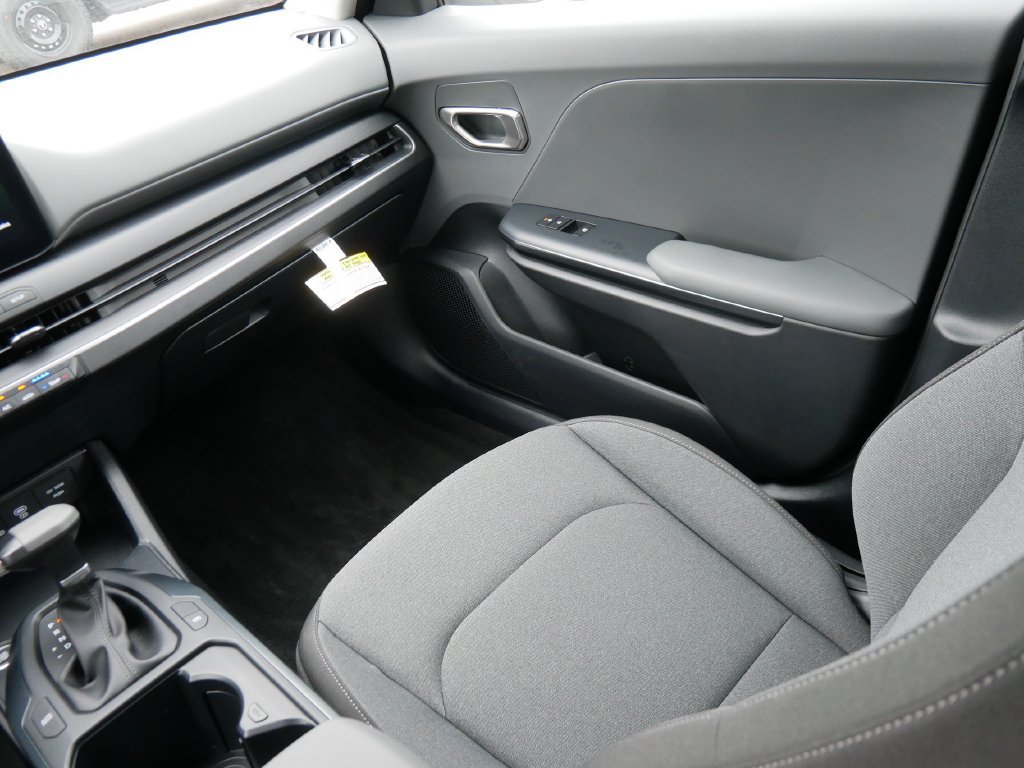 Used 2025 Kia K4 FWD image 16