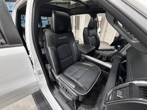 Used 2025 RAM 1500 Laramie w/ Night Edition image 12