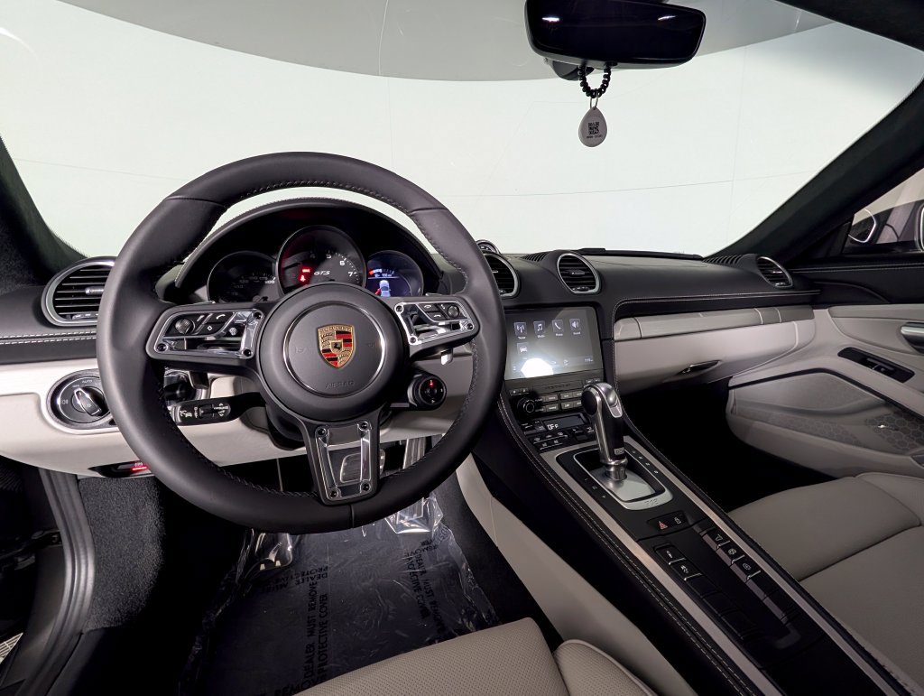 Certified 2025 Porsche 718 Cayman GTS RWD image 17