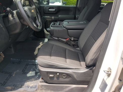 Used 2024 Chevrolet Silverado 2500 Custom w/ Custom Value Package AWD/4WD image 17