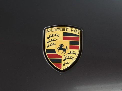 Certified 2023 Porsche Macan image 30