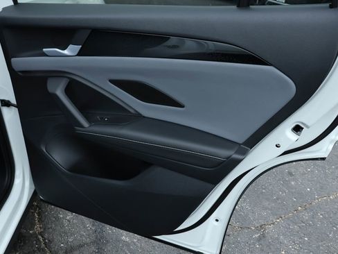 New 2026 Volkswagen Tiguan SE R-Line image 36