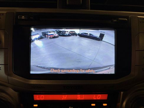 Used 2013 Toyota 4Runner Limited AWD/4WD image 22