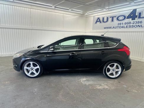 Used 2013 Ford Focus Titanium w/ Titanium Handling Pkg image 9