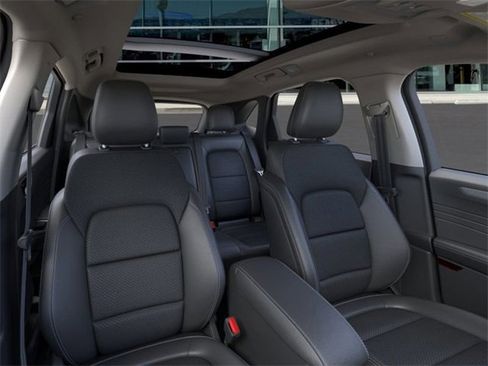 New 2025 Ford Escape SE image 10