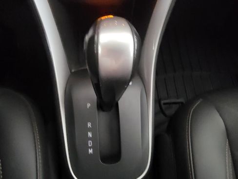 Used 2022 Chevrolet Trax LT w/ Driver Confidence Package image 18