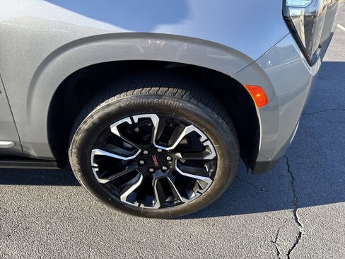 Used 2023 GMC Yukon Denali image 10